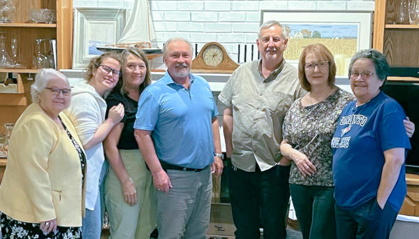 LG: Alvina, Sabrina, Pam, Ken, Ron, Linda & Irene